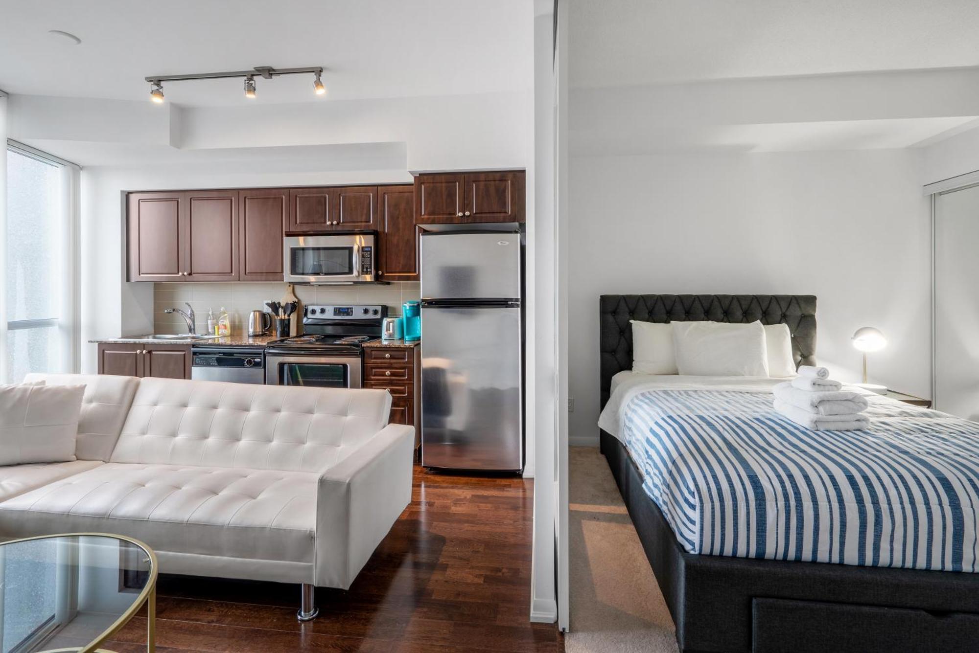 Downtown Toronto 1 Bdrm Condo With Parking And Views エクステリア 写真