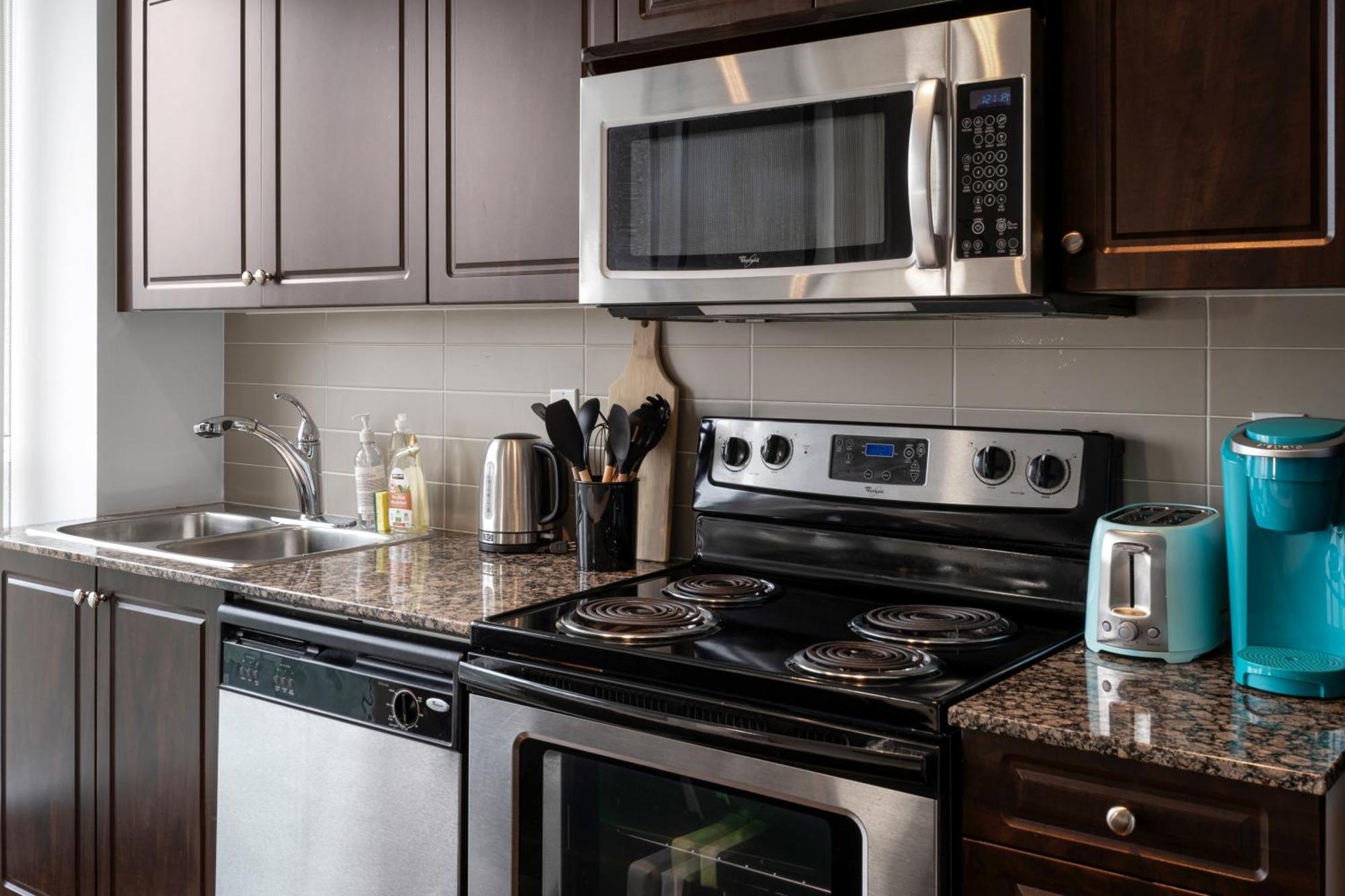 Downtown Toronto 1 Bdrm Condo With Parking And Views エクステリア 写真
