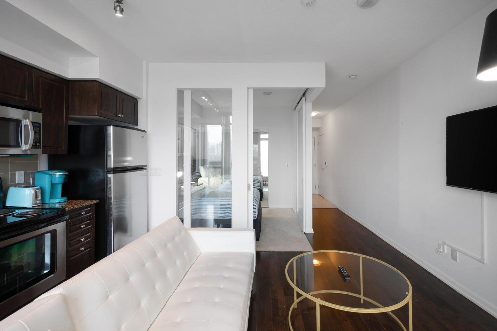 Downtown Toronto 1 Bdrm Condo With Parking And Views エクステリア 写真