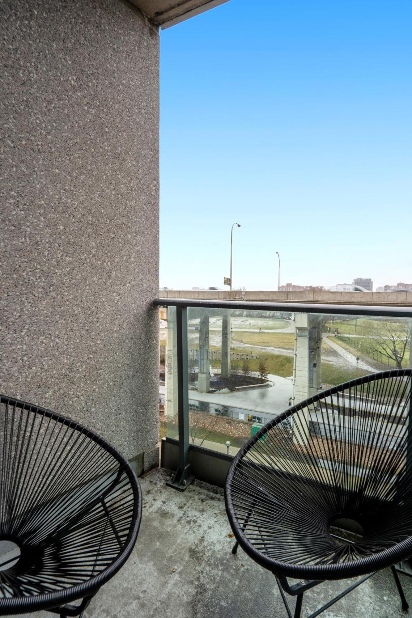 Downtown Toronto 1 Bdrm Condo With Parking And Views エクステリア 写真