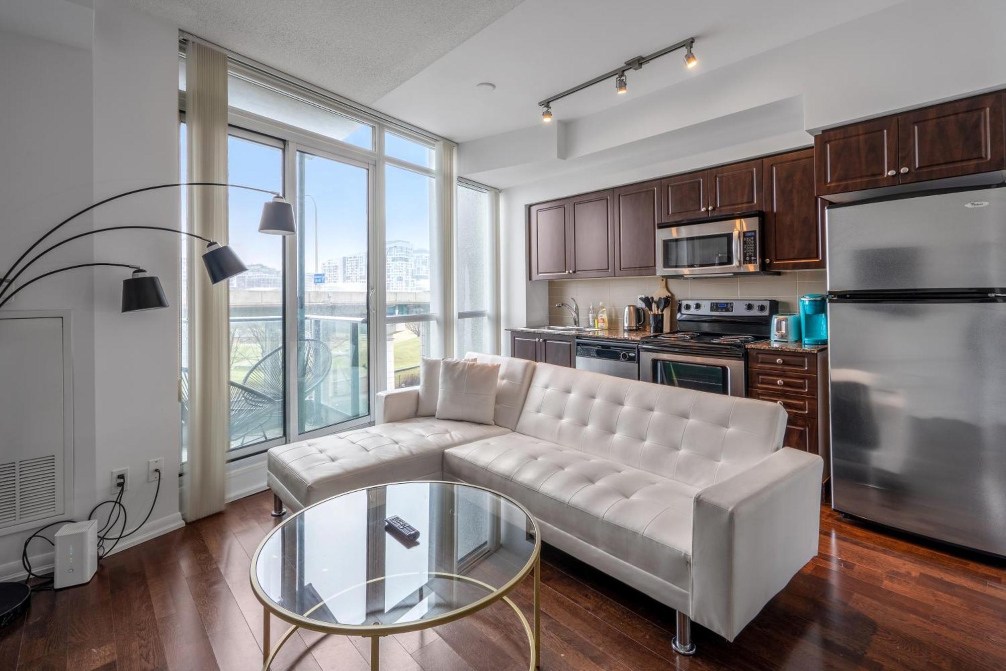 Downtown Toronto 1 Bdrm Condo With Parking And Views エクステリア 写真